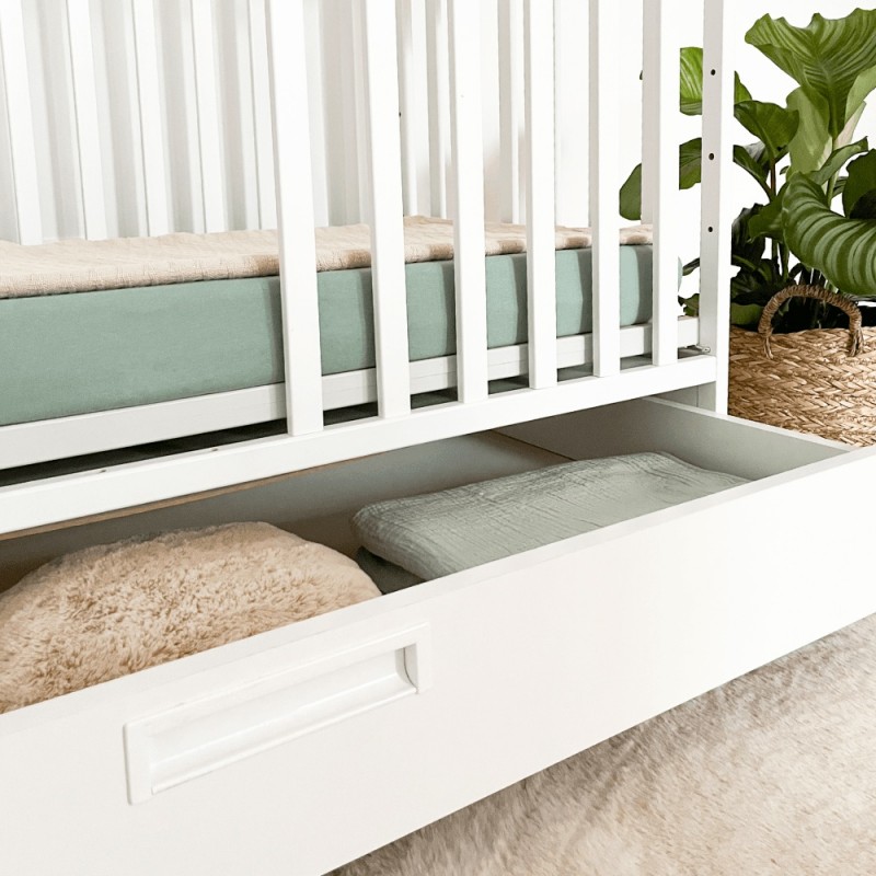 Кроватка 120×60 LUX белая с ящиком и колесами
