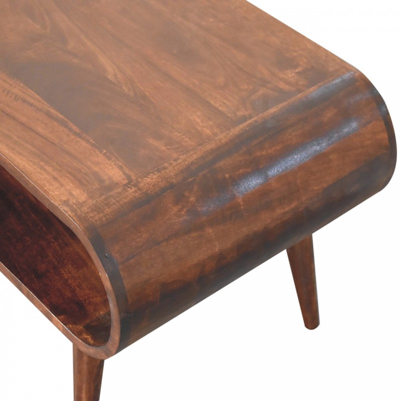 Offener California Walnut Couchtisch