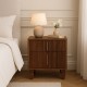 Harper Amber Oak Nachttisch mit gerillten Fronten