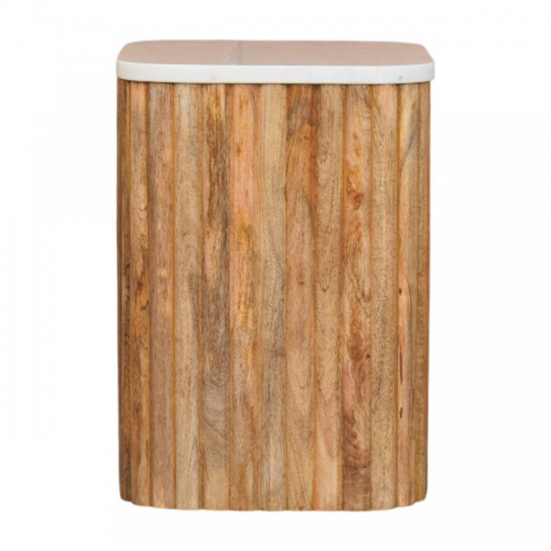 Oak-Ish Marmortisch mit Rillenstruktur
